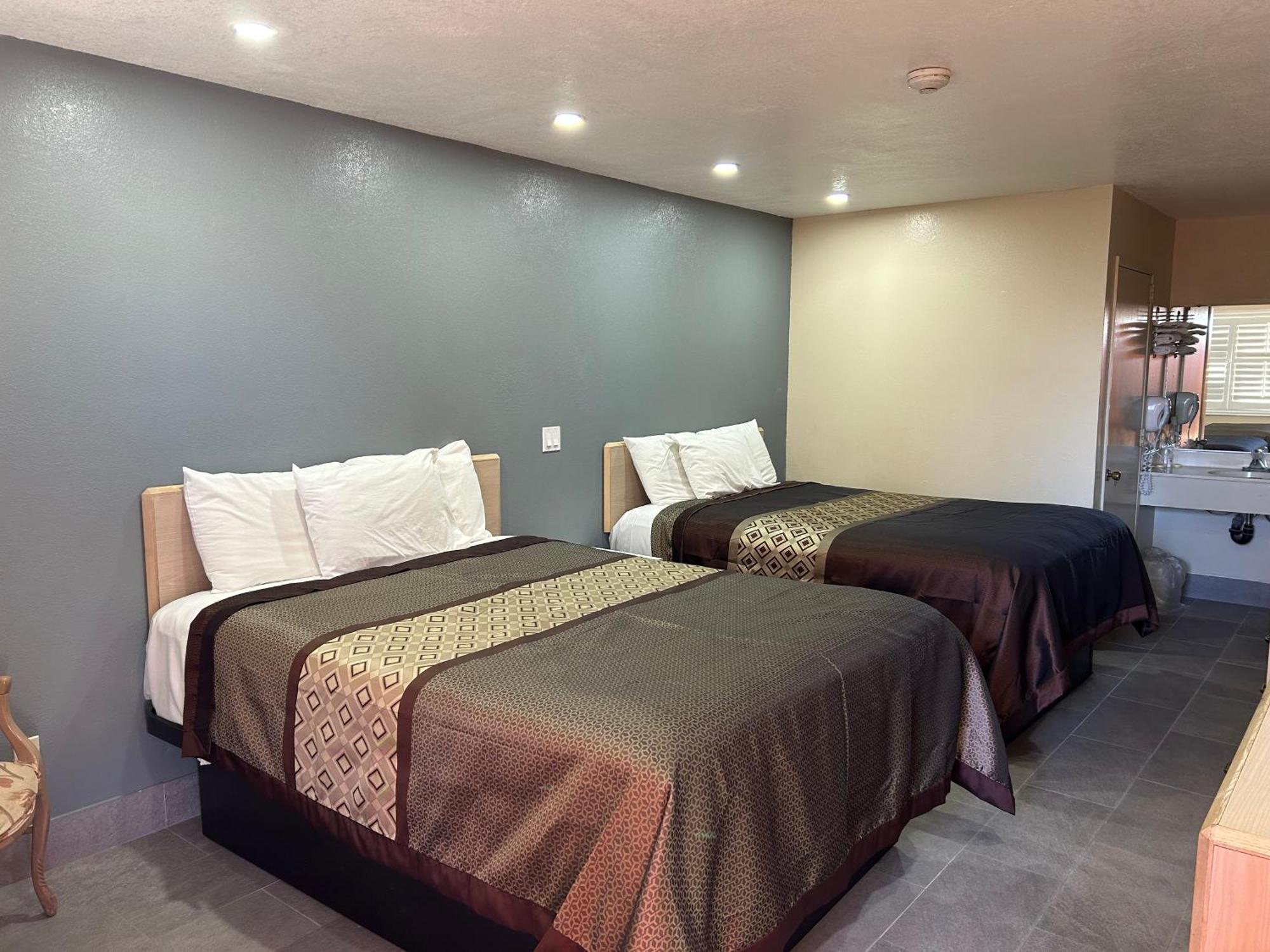 California Inn Hotel And Suites Adelanto Us 395 Zewnętrze zdjęcie