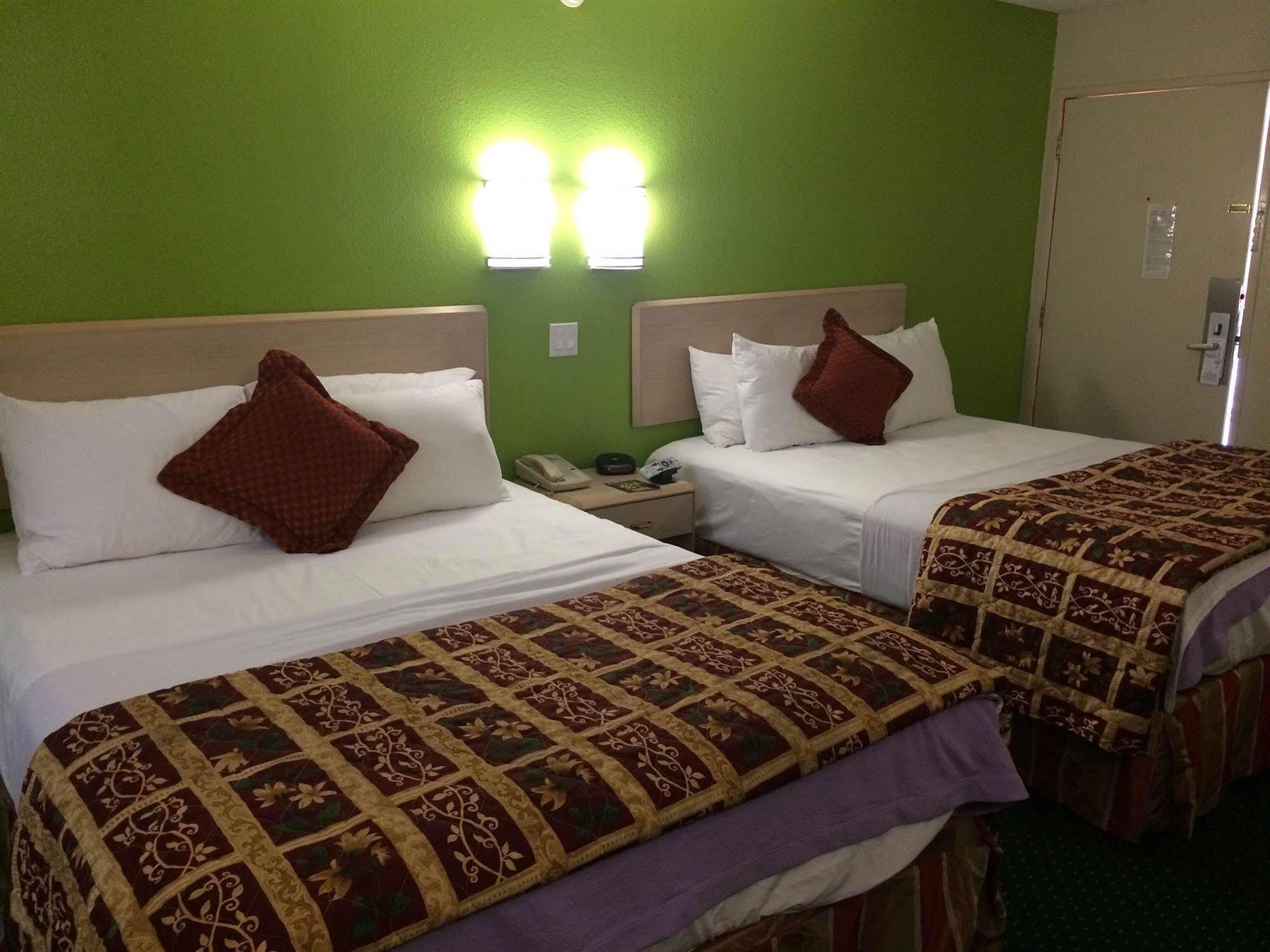 California Inn Hotel And Suites Adelanto Us 395 Zewnętrze zdjęcie