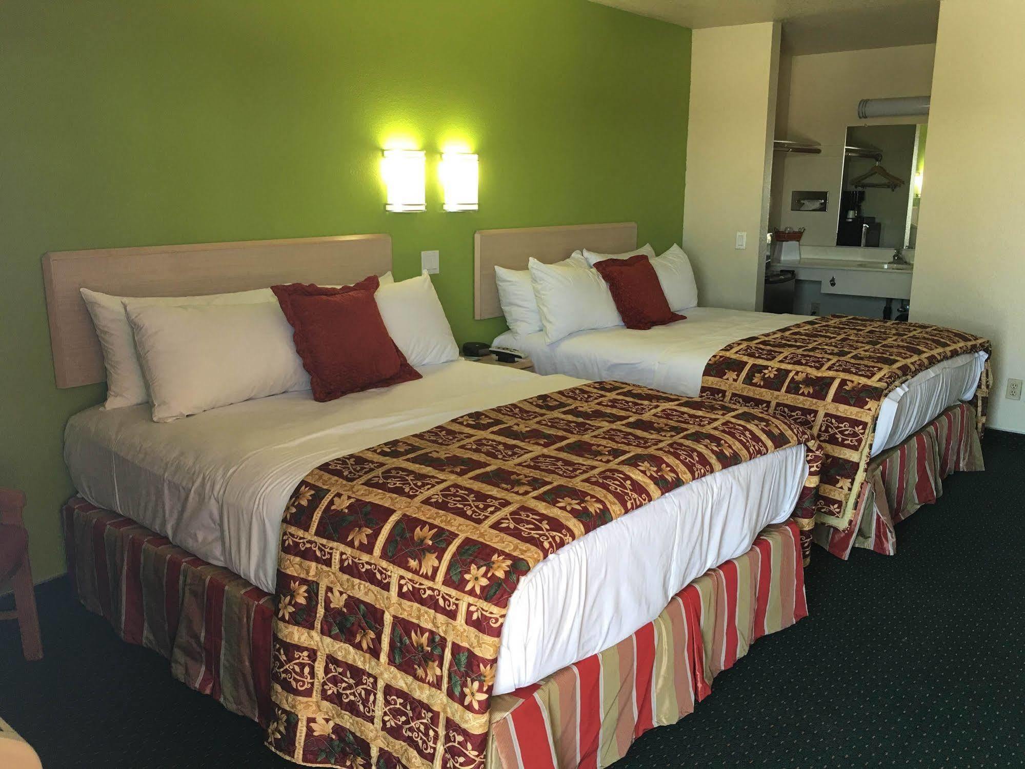 California Inn Hotel And Suites Adelanto Us 395 Zewnętrze zdjęcie